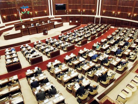 Tanınmış aktyora Milli Məclisdə yüksək VƏZİFƏ VERİLDİ