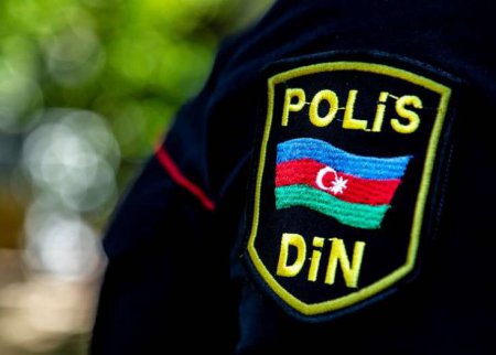 Azərbaycanda polis olduğu deyilən şəxs anasını təhqir etdi - ANBAAN VİDEO