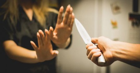 Bakıda DƏHŞƏT: Nənəsini və bibisini qətlə yetirdi