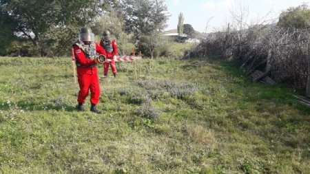  ANAMA cəbhəboyu əraziləri mərmilərdən təmizləyir - FOTO