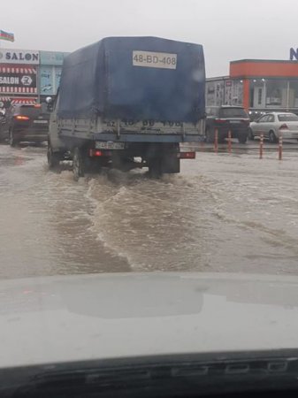 Yol Polisindən yağışlı hava ilə bağlı XƏBƏRDARLIQ - FOTO