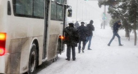 Qar paytaxt sakinlərini yolda qoydu: Avtobus yoxdur... - BNA HARADADIR?