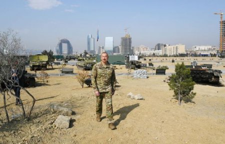 İlham Əliyev Bakıda Hərbi Qənimətlər Parkının açılışında iştirak etdi - YENİLƏNİB + FOTO