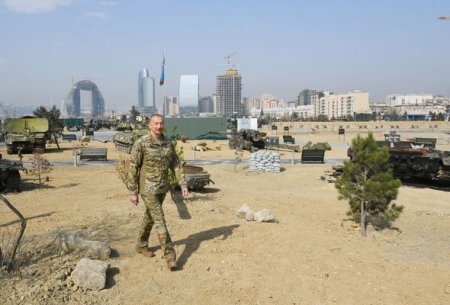 İlham Əliyev Bakıda Hərbi Qənimətlər Parkının açılışında iştirak etdi - YENİLƏNİB + FOTO