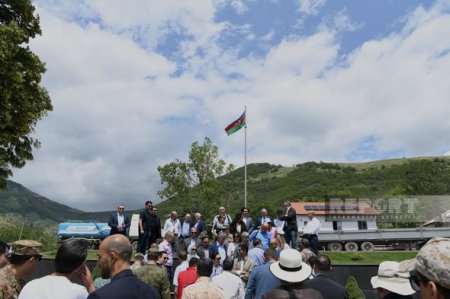 Xarici diplomatlar Laçında Bayraq meydanı ilə tanış olublar - YENİLƏNİB + FOTO