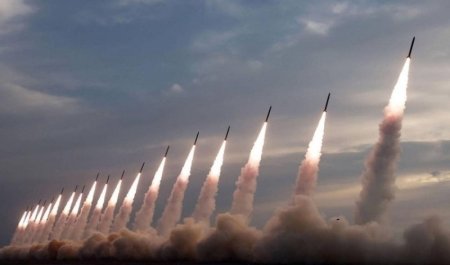 12 günlük müharibədən sonra İLK DƏFƏ - İran ballistik raketlər ATDI