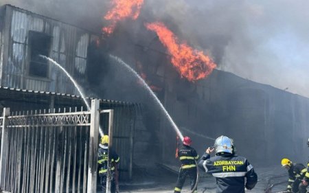 Azərbaycanda boya istehsalı zavodu YANIR - VİDEO - YENİLƏNİB