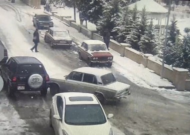 Qarlı hava qəzaları ARTIRIR – Ustadan sürücülərə XƏBƏRDARLIQ