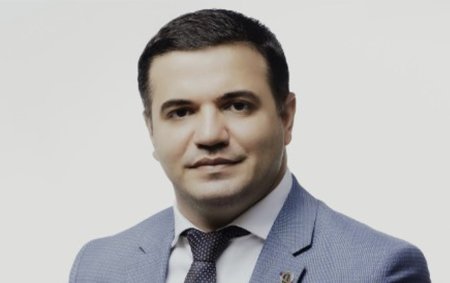 Kollegiyadan qovulan vəkil həbs edildi.