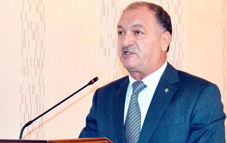 Keçmiş icra başçısının oğlu adam güllələdi.