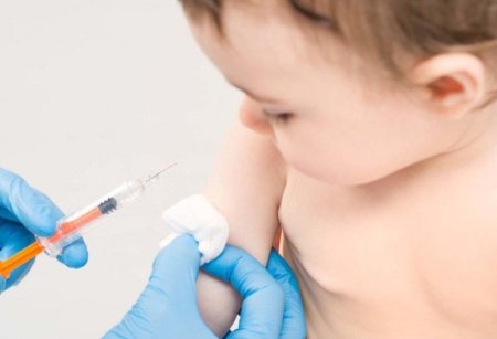 Peyvənd vurulan körpə öldü