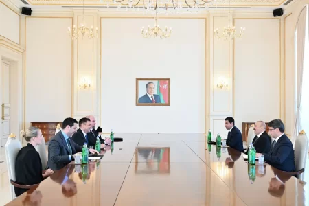 İlham Əliyev Slovakiya baş nazirinin müavinini qəbul edib