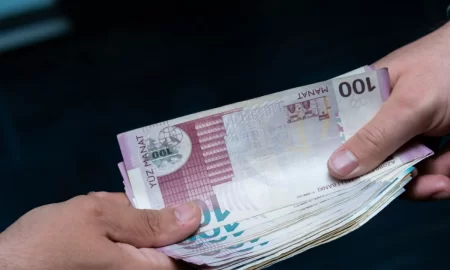 Tur paketləri adı altında dələduzluq: Şübhəli bilinən qadın ölkədən qaçdı