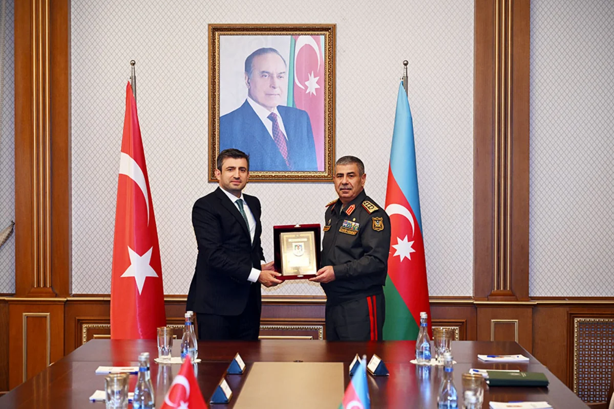 Zakir Həsənov Selçuk Bayraktarı qəbul edib - FOTO