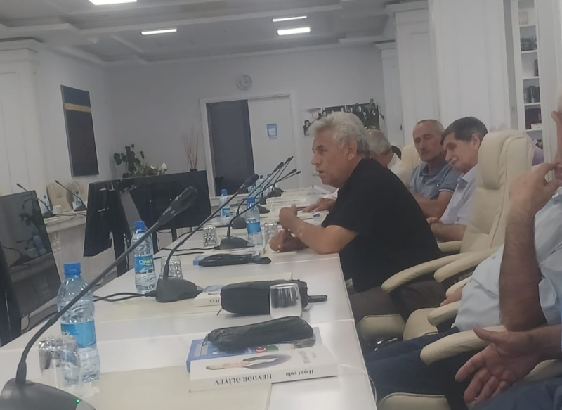 “Qalib Xalqın Ruhnaməsi” – AMEA Mərkəzi Elmi Kitabxanasında Sabir Hüseynov və Pünhan Şükürün yeni kitabları təqdim olunub