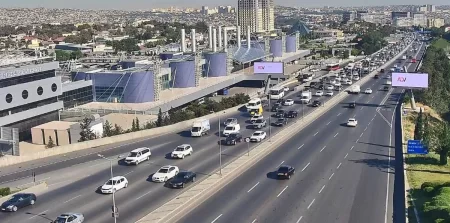 Paytaxtın bəzi küçələrində sıxlıq müşahidə olunur