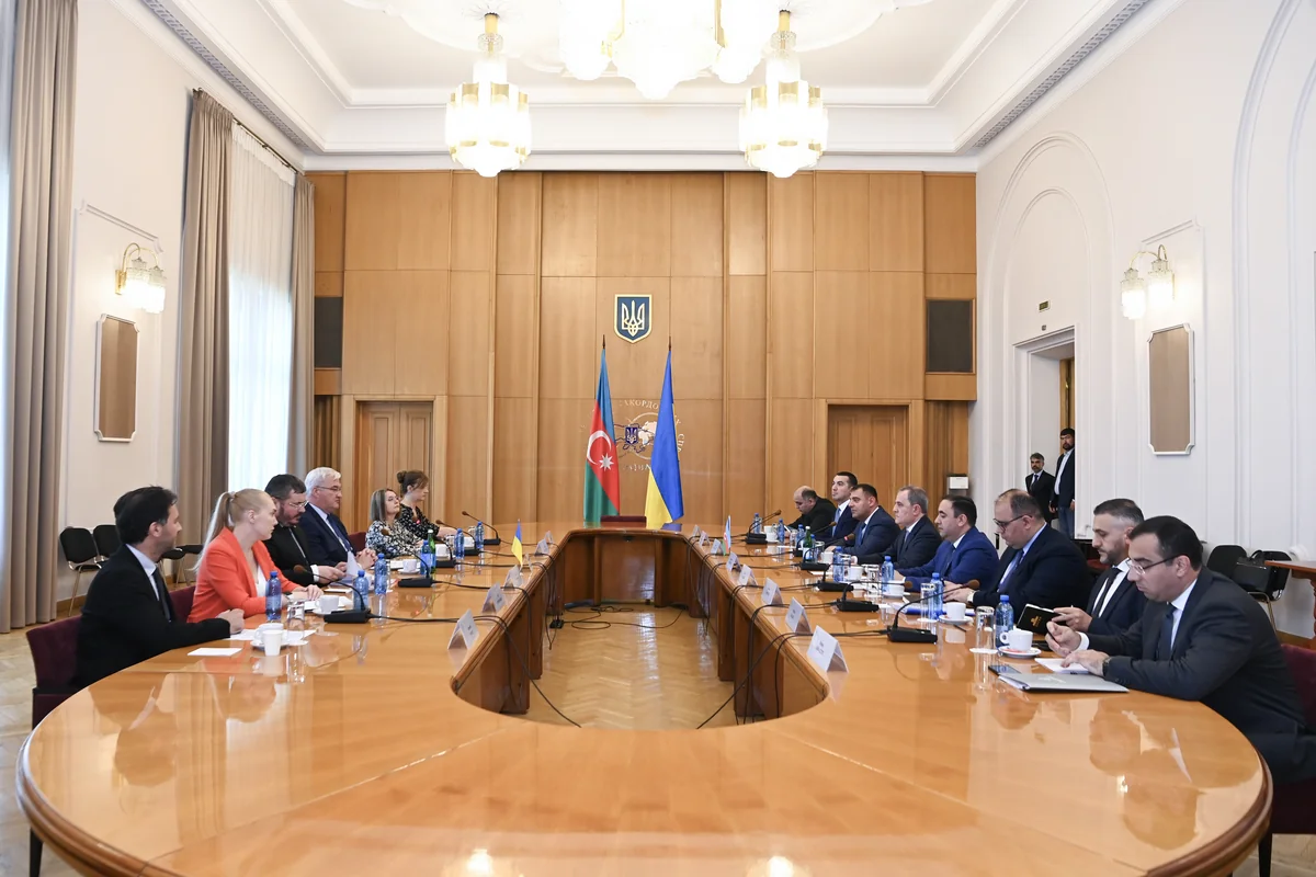 Ceyhun Bayramov ukraynalı həmkarı ilə görüşüb